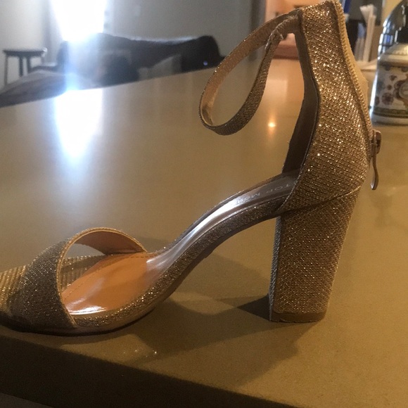 heels - Picture 1 of 4